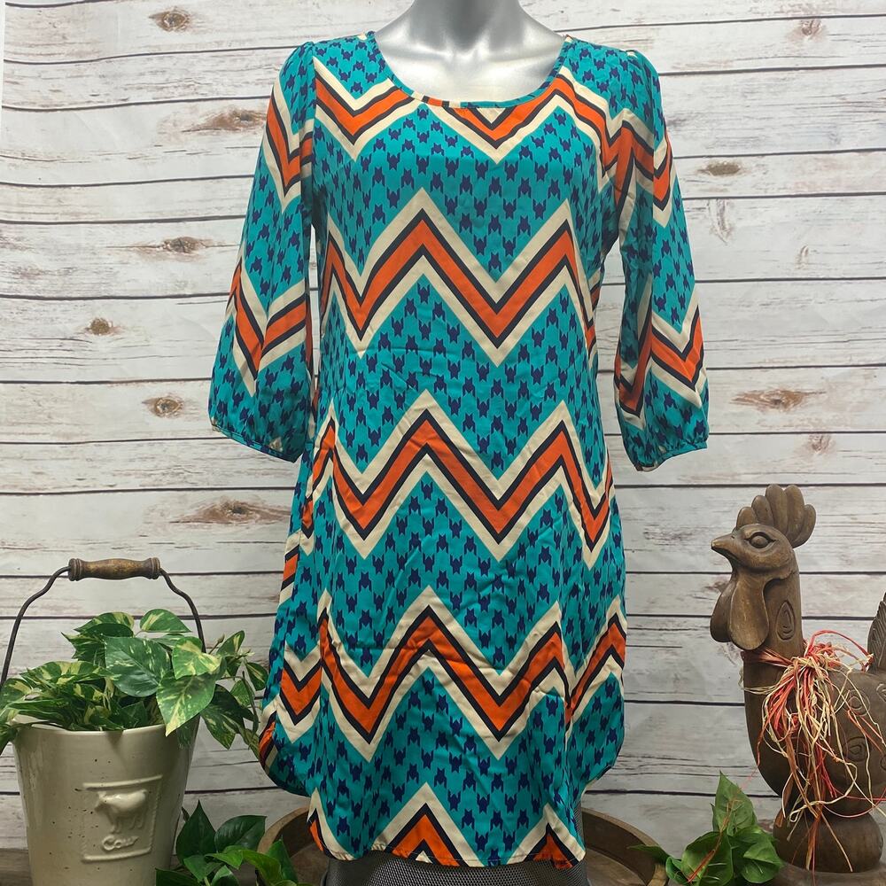 PEACH LOVE CREAM Colorful Mini Tunic Dress Charlie Brown Zig Zag Print Medium